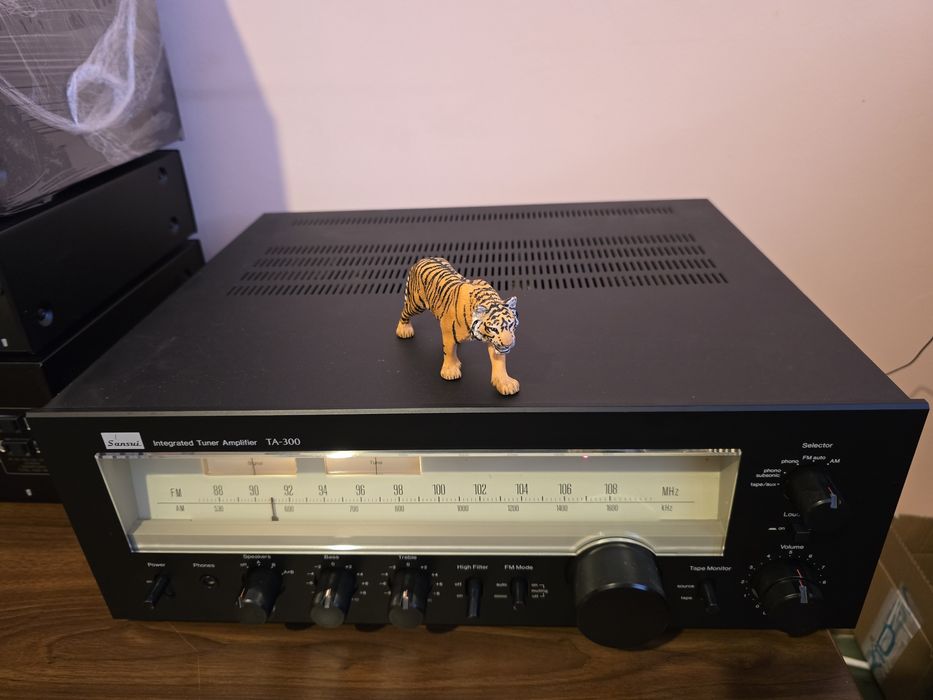 Sansui TA-300. Frumusețe Hi-Fi. Un vintage de calibru. Preț fix !