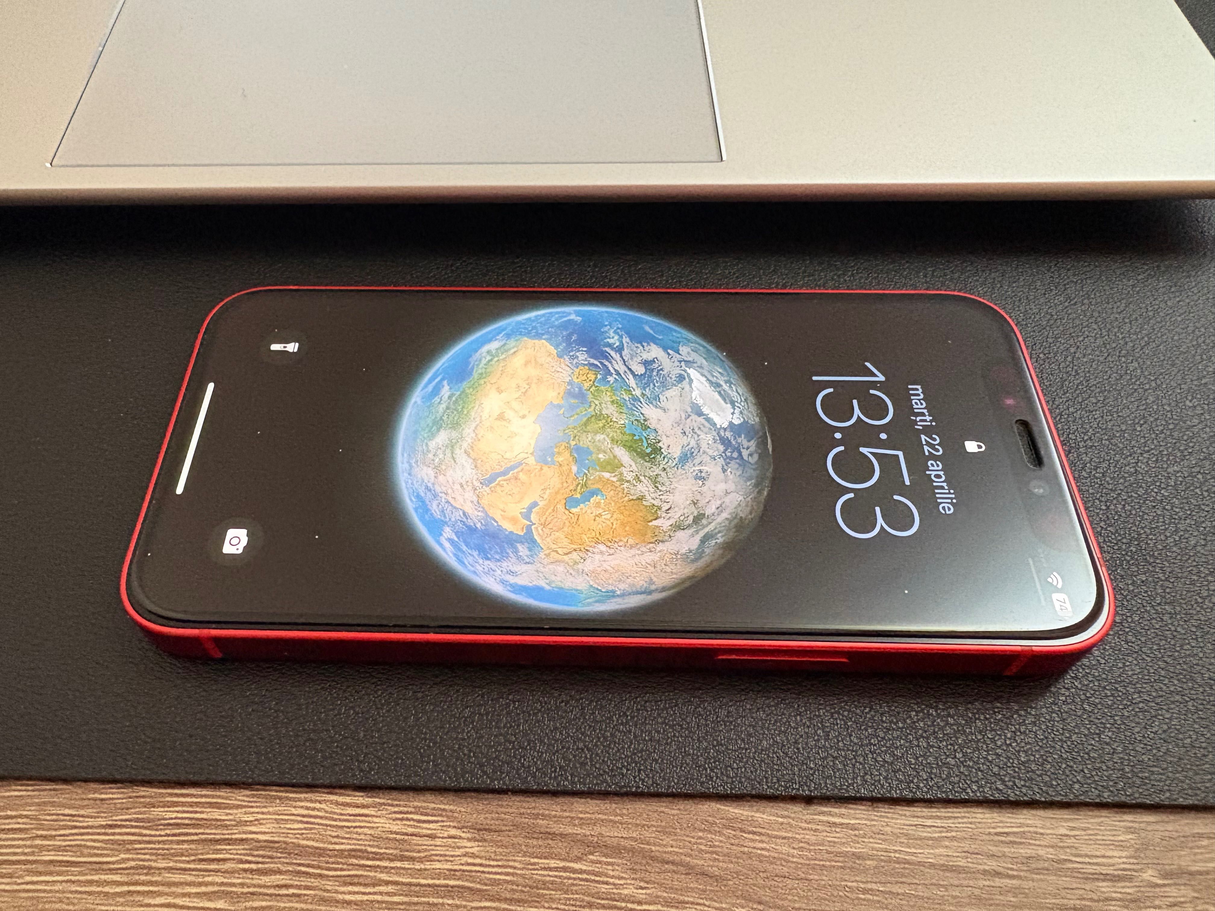 iPhone 12 mini roșu