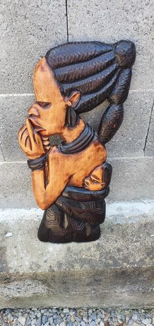 Африканска дървена статуя