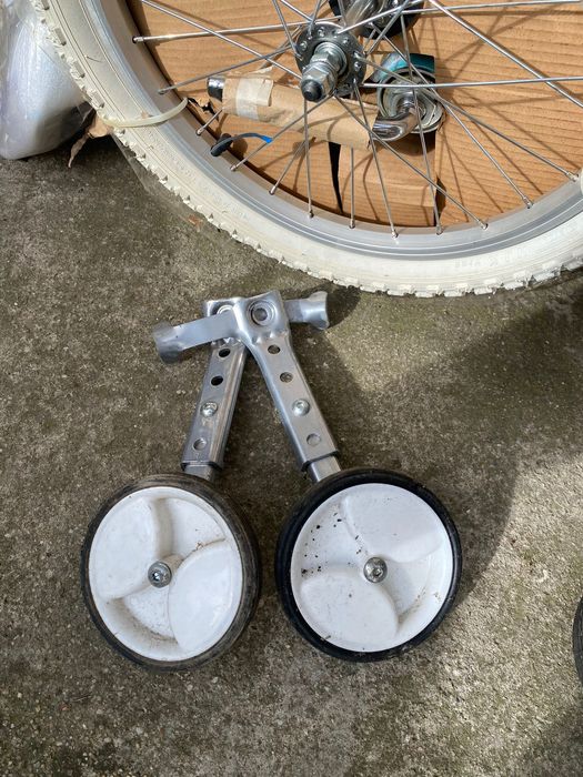 Bicicletă Dottis nouă de copii