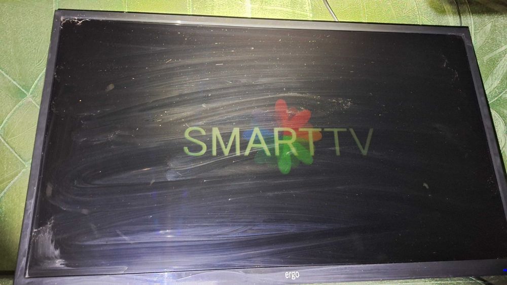 телевизор 32" ERGO, смарт, требует замены подсветки