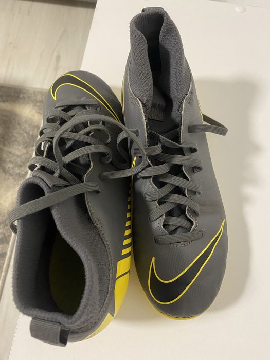 Ghete fotbal nike mercurial si Adidas