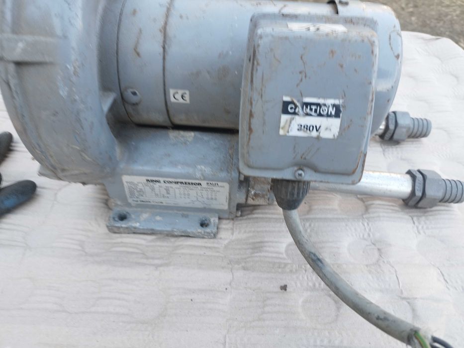 Pompa electrica de aerisit oxigenat lacuri iazuri heleștee