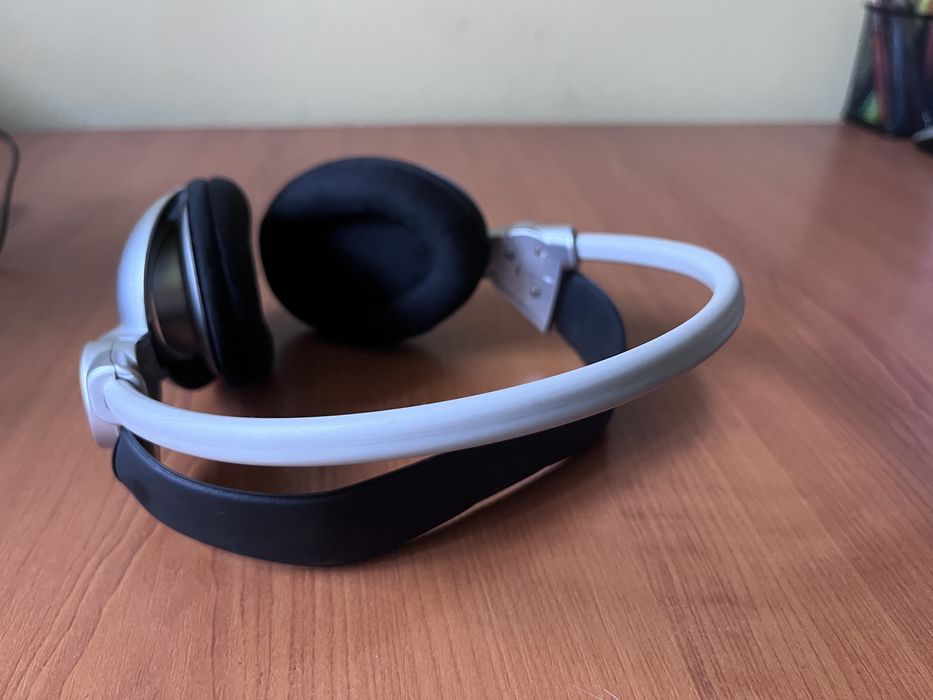 Casti wireless cu baterii reincarcabile