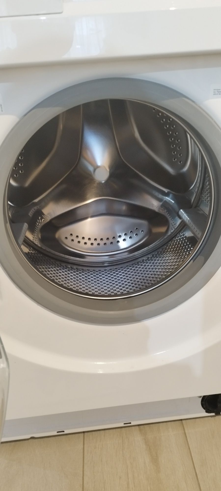 Пералня за вграждане Whirlpool BI WMWG 71483E EU N
