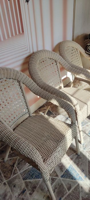 Soriladi stol 8 stul kreslo, kachelya