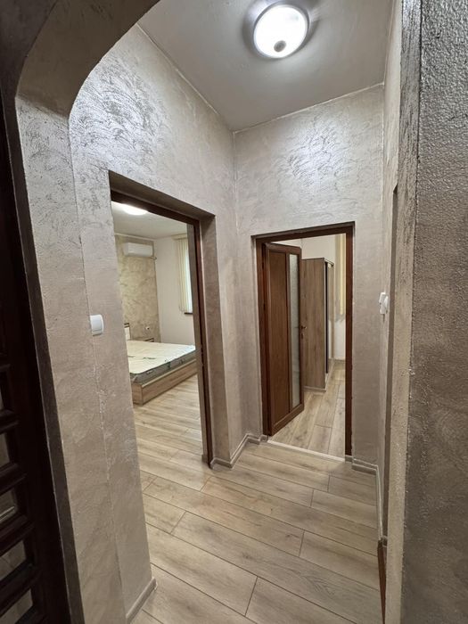 Дава се под наем Тристаен апартамент в Пловдив, Център - 76 кв.м за 612 € - Снимка #6