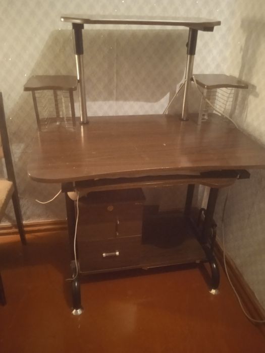 Компьютерный стол