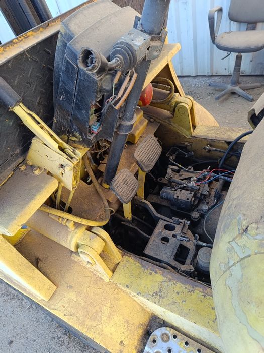 Vând Stivuitor Caterpilar motor diesel( factura)