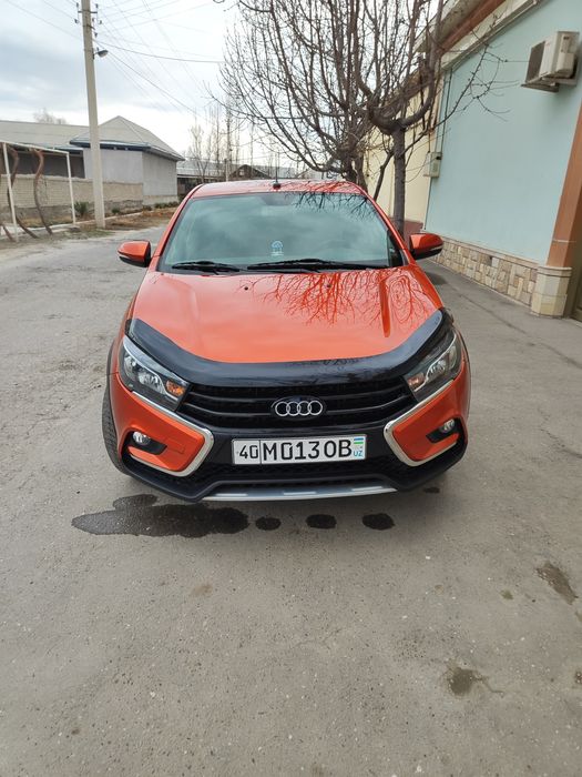 Lada Vesta ew cross