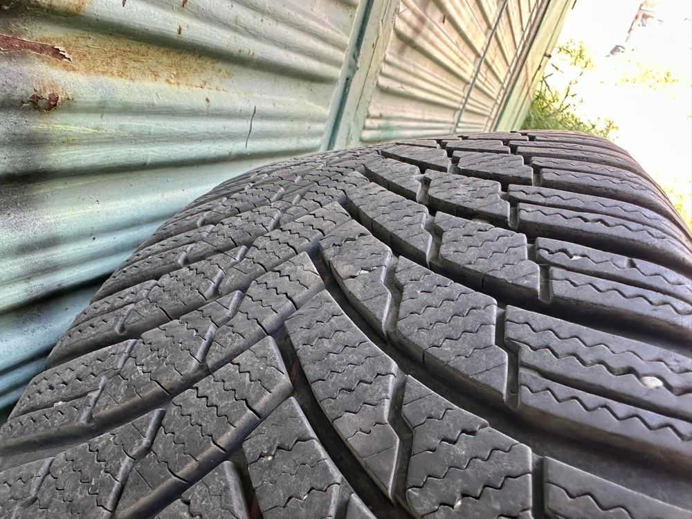 Firestone Зимни гуми с лети джанти Тойота Авенсис 215/50/17