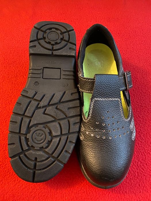 Pantofi nr 41,cu fier în vârf,pt muncă în construcții,150 lei