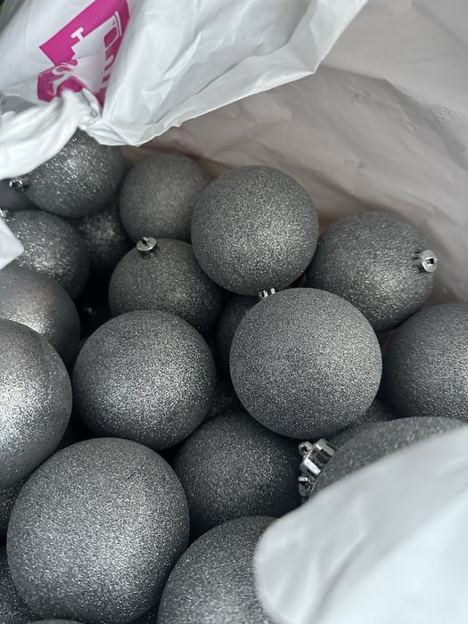 Globuri ornamente craciun noi diametru de 8 si  10cm