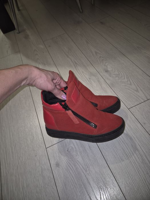 Ghete piele intoarsa nr.35