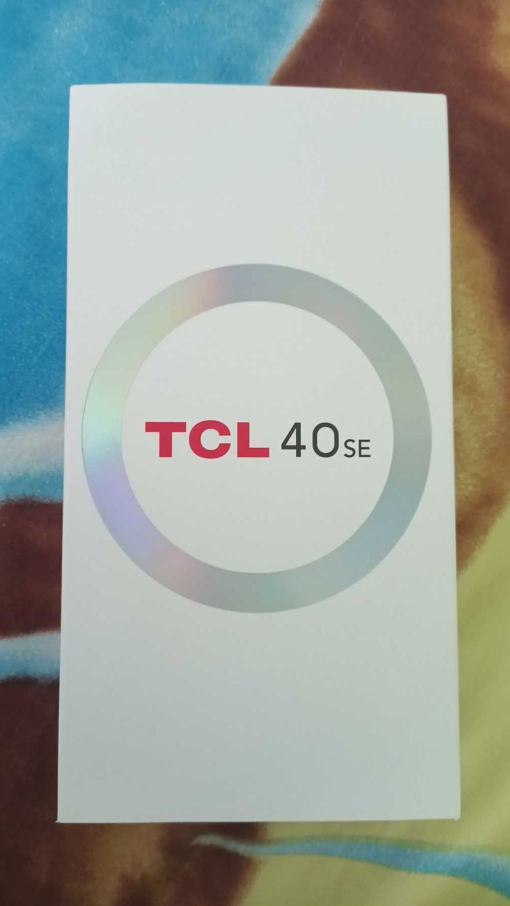 TCL 40SE 256gb мобилен телефон почти нов