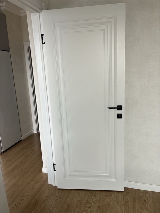 Продам 4 белые двери