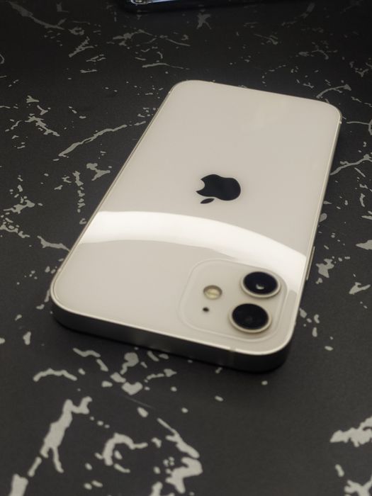 iPhone 12   FS/A