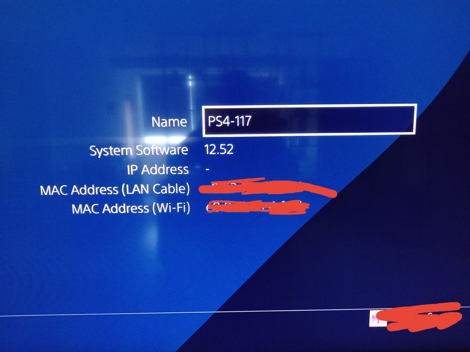 PlayStation 4 cu 2 controllere și 3 jocuri