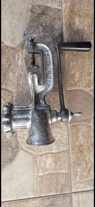 Masina de tocat manuala