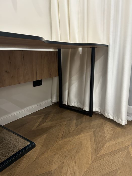 Рабочий компьютерный стол