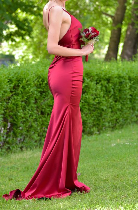 Официална рокля в малинено червен цвят