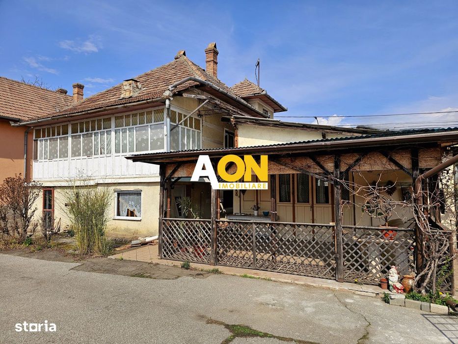 Casa 4 camere, 525 mp teren, zona Centru