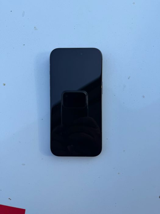 Продава се iPhone 15