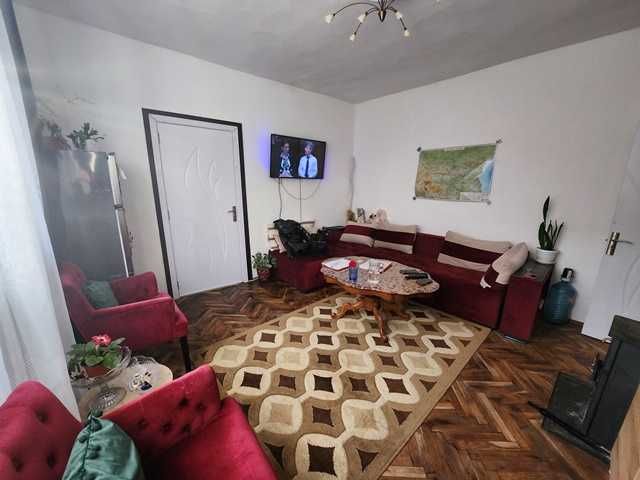 Продава се Етаж от къща в Търговище, Център - 94 кв.м за 1411 €/кв.м - Снимка #1