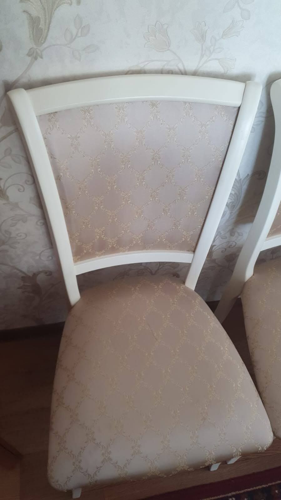 Стол и стулья 12 штук