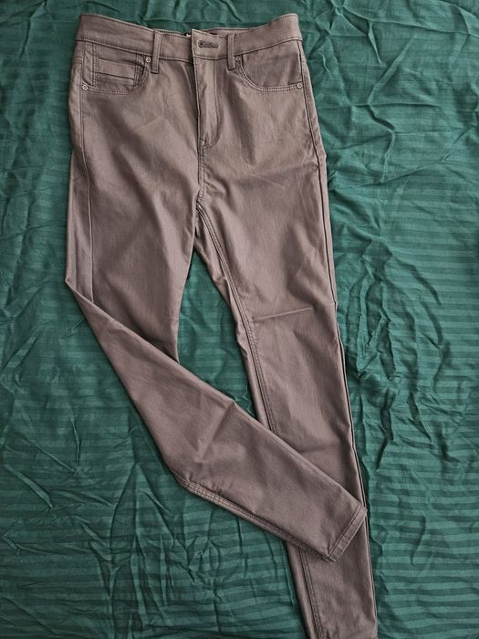 2 панталона Stradivarius в добро състояние.