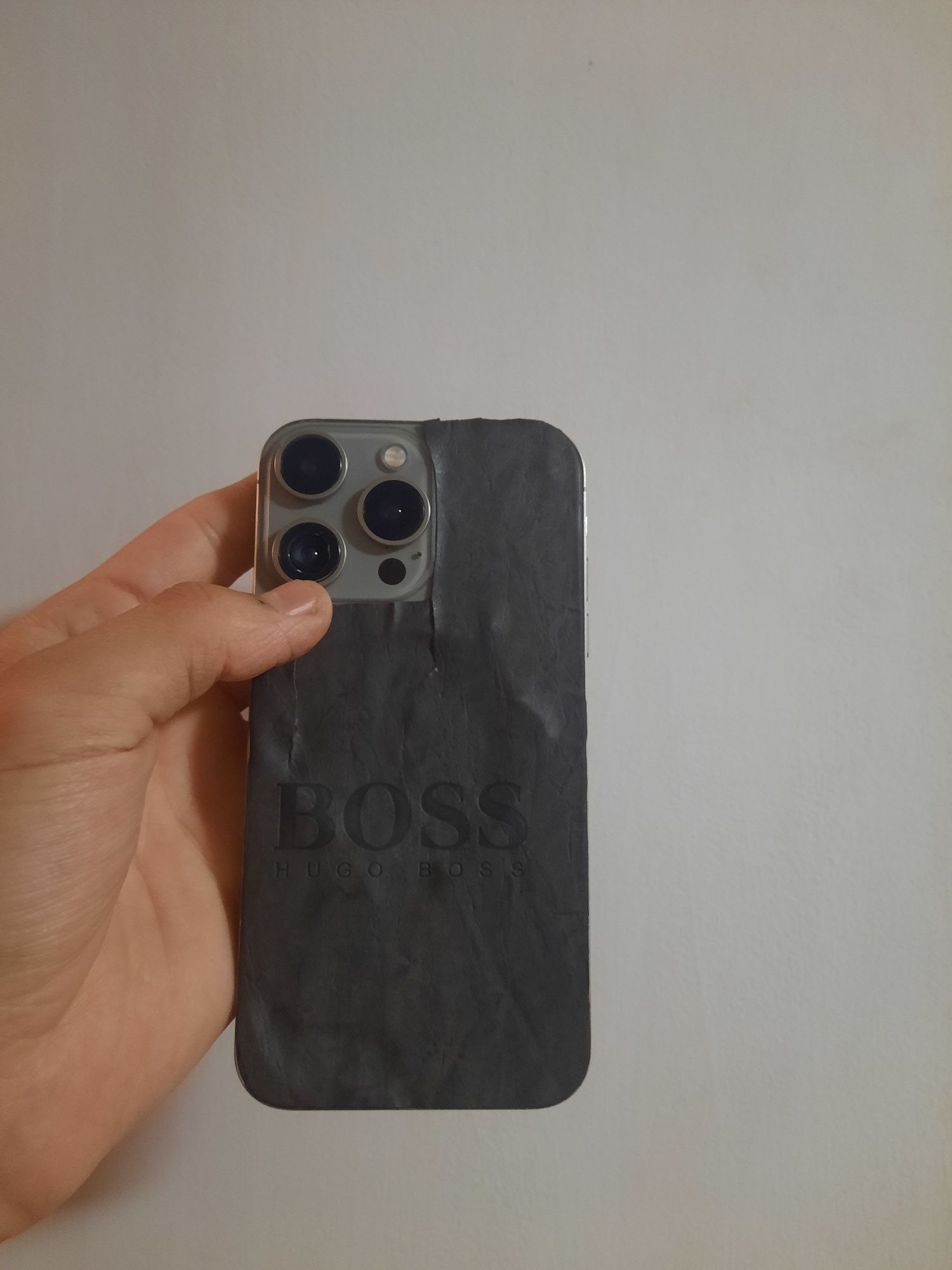 Iphone xr 15 pro korpus taqilgan