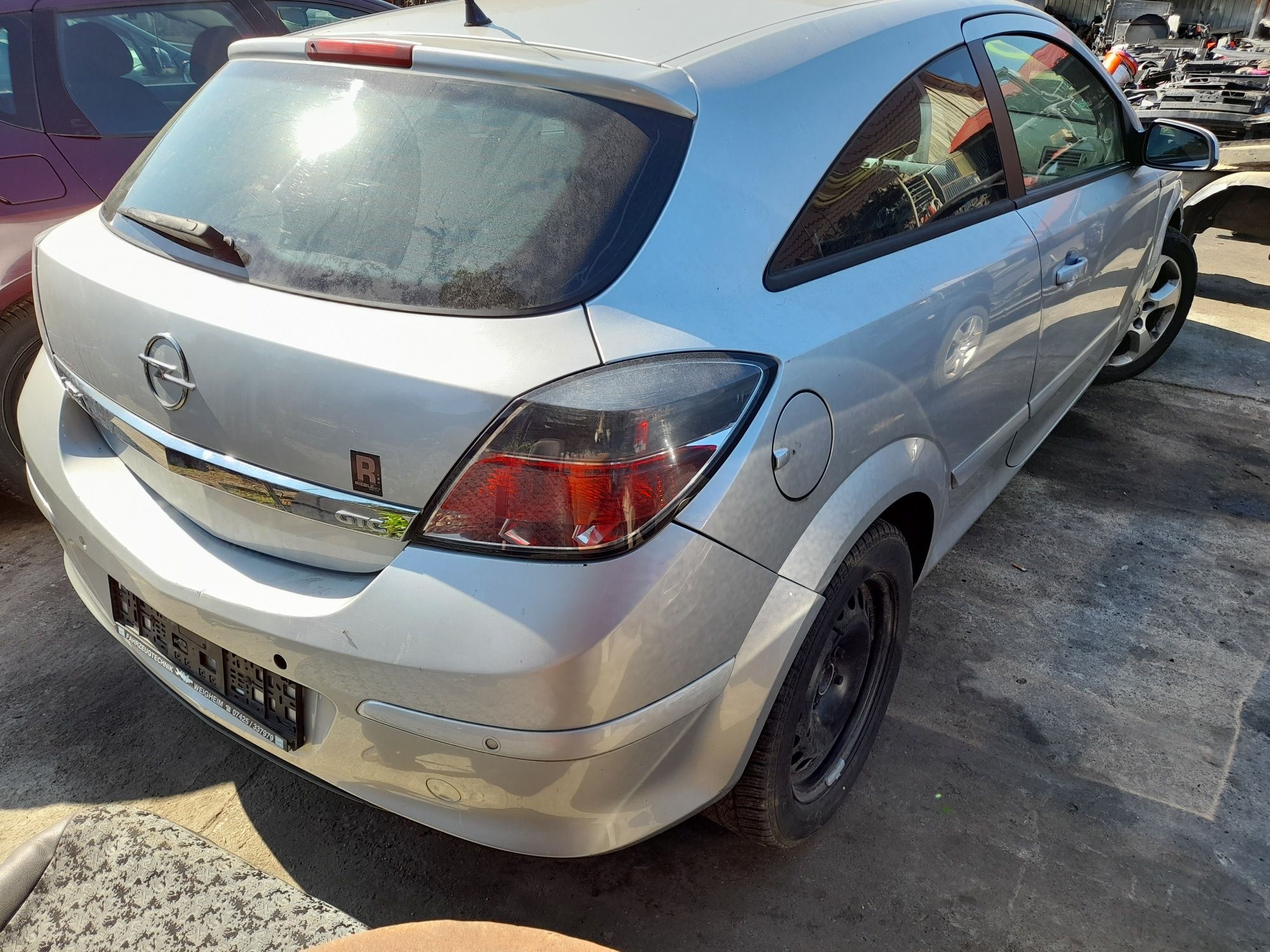 Bara spate Opel Astra H coupe / 2 usi