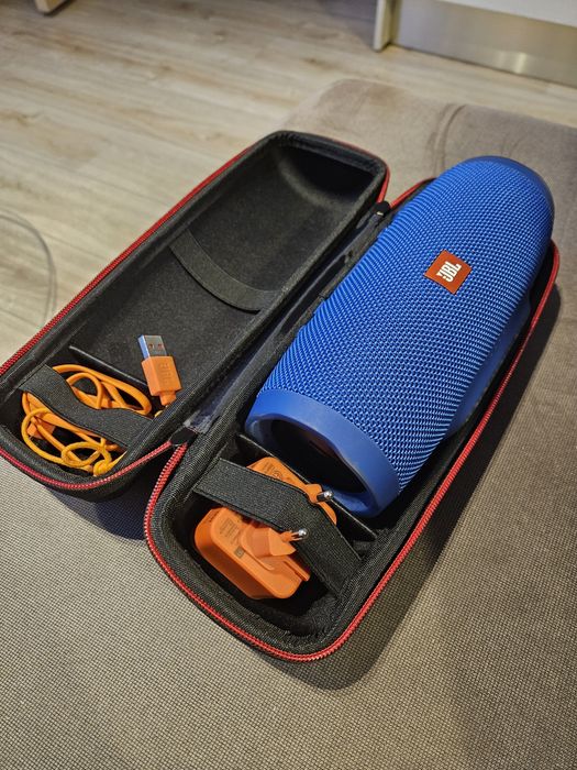Bluethooth колонка JBL charge 3