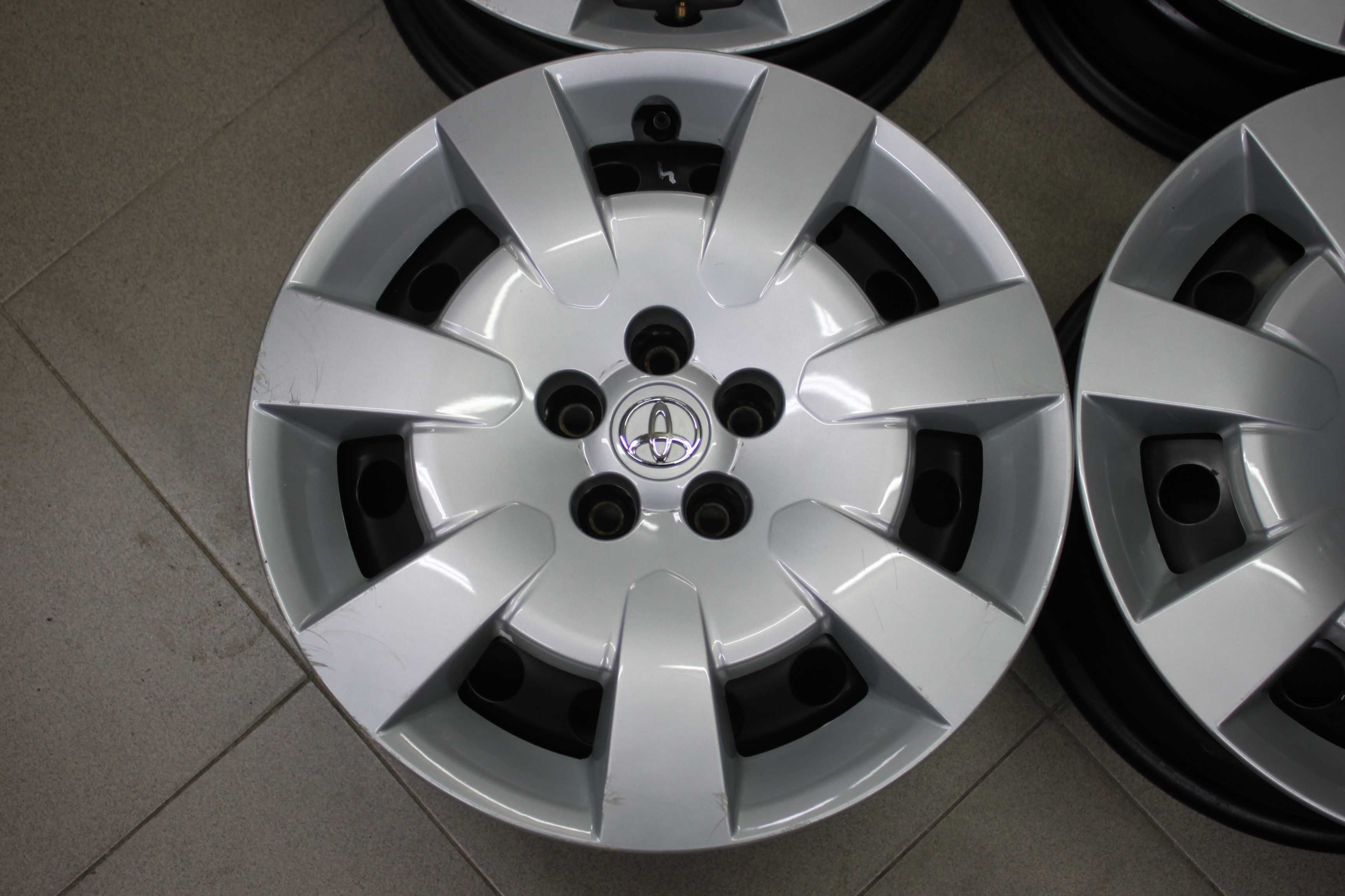 Джанти с тасове 16" 5х100 Toyota Avensis