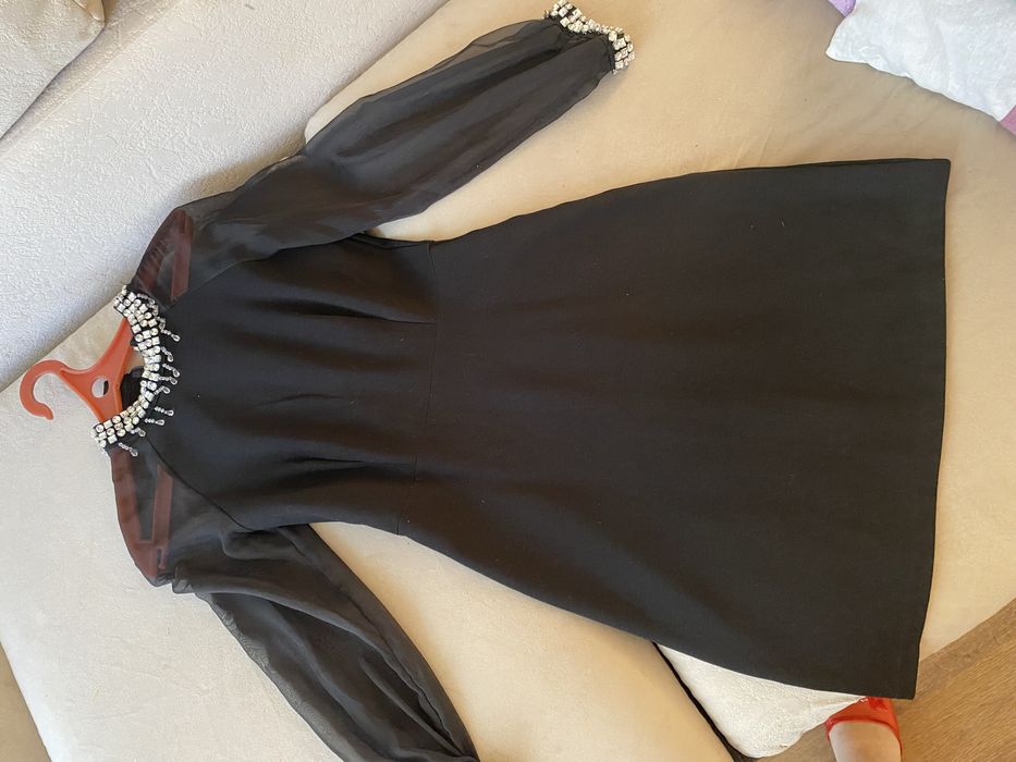 Продается очень красивое платье отличного качества в размере S