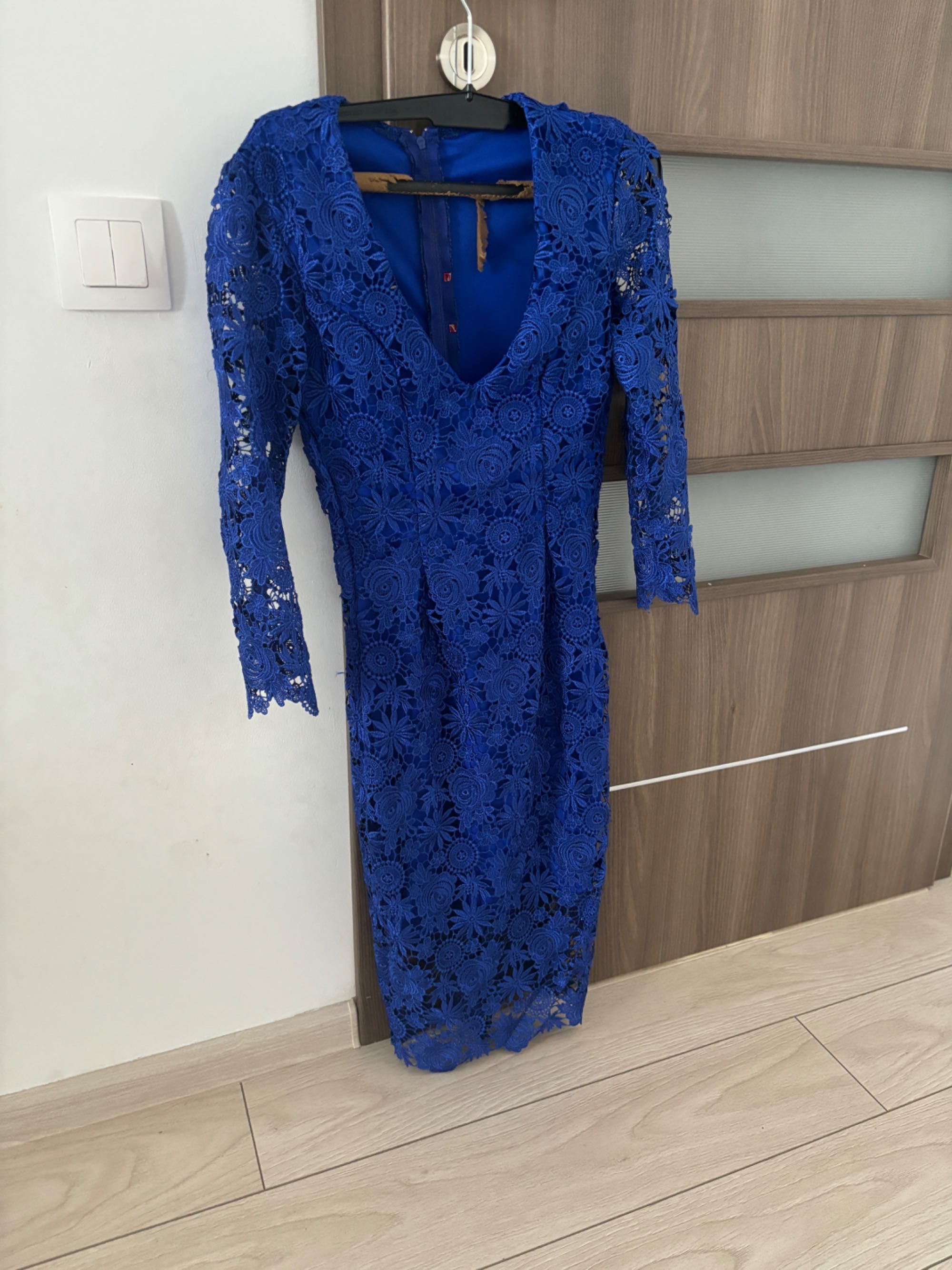 Rochie din dantelă, albastru-metalizat