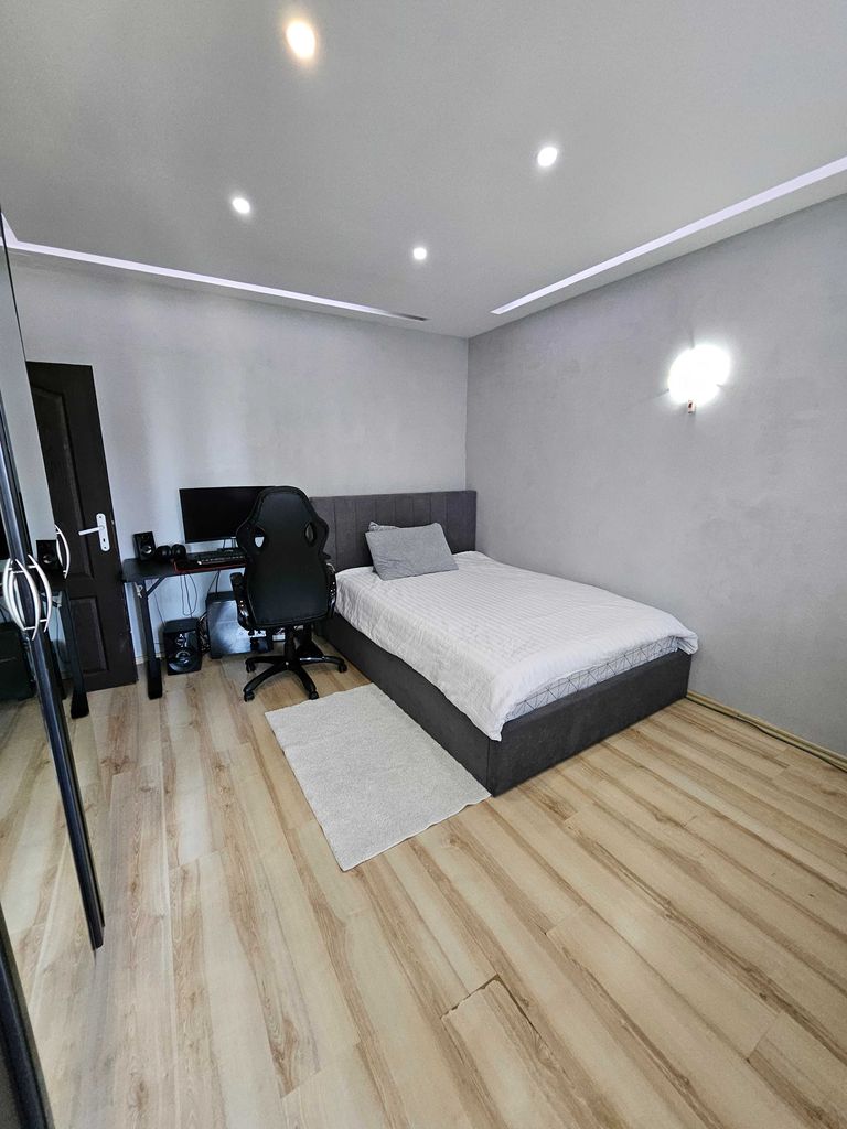 Продава се Четиристаен апартамент в Видин, Христо Ботев - 125 кв.м за 1240 €/кв.м - Снимка #15