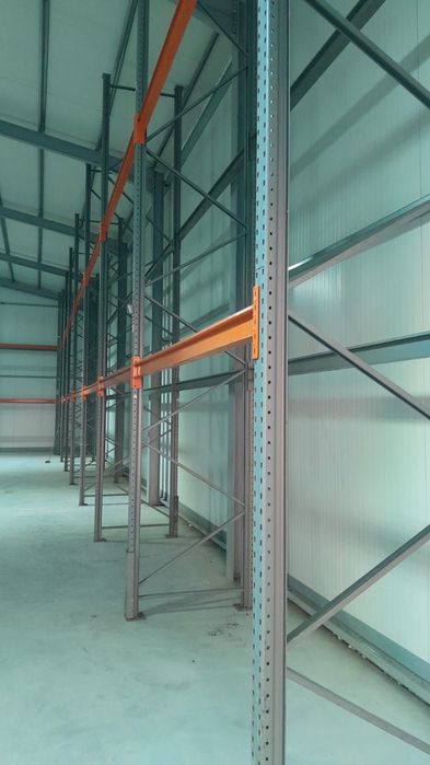 Stoc de rafturi metalice industriale reglabile de vânzare