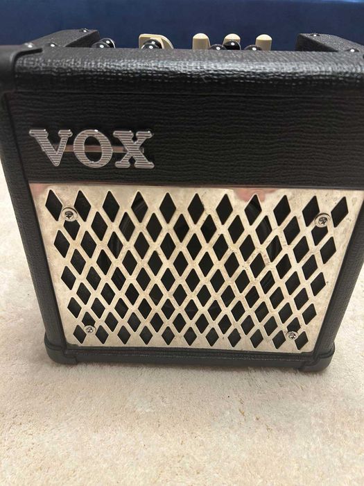 Продавам VOX MINI5-RM Rhythm – компактeн китарен усилвател