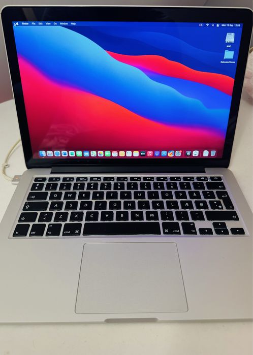 Apple macbook pro 13.3” , I5,early 2015 , model A1502