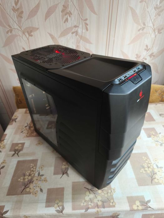 Продавам компютър, който става за лек gaming и ежедневна работа