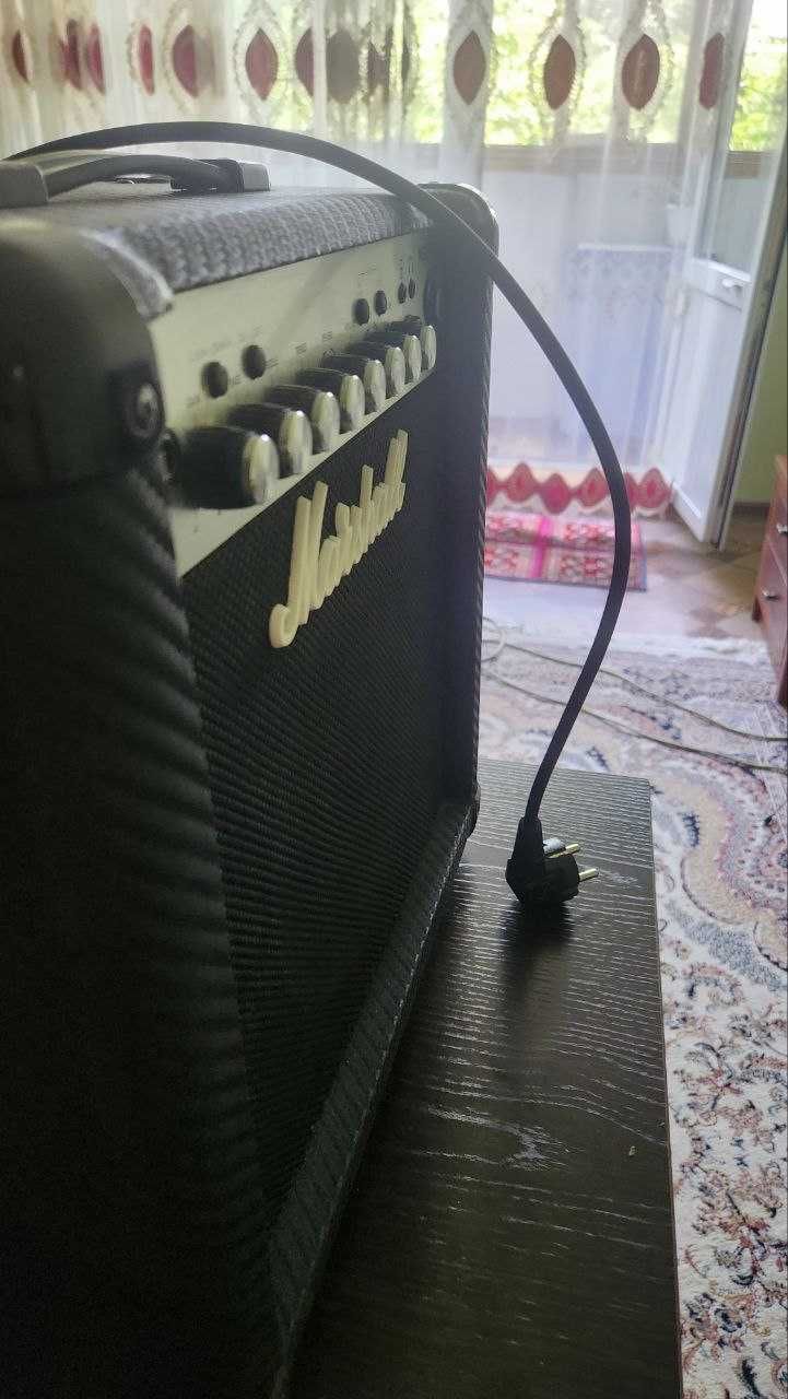 MARSHALL MG15CFX COMBO усилитель гитарный транзисторный