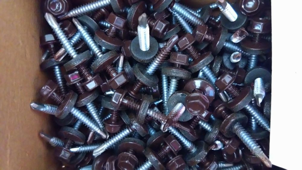 Șuruburi autoforante cu șaibă epdm