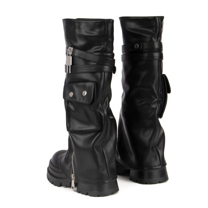 Дамски ботуши  на платформа в черно