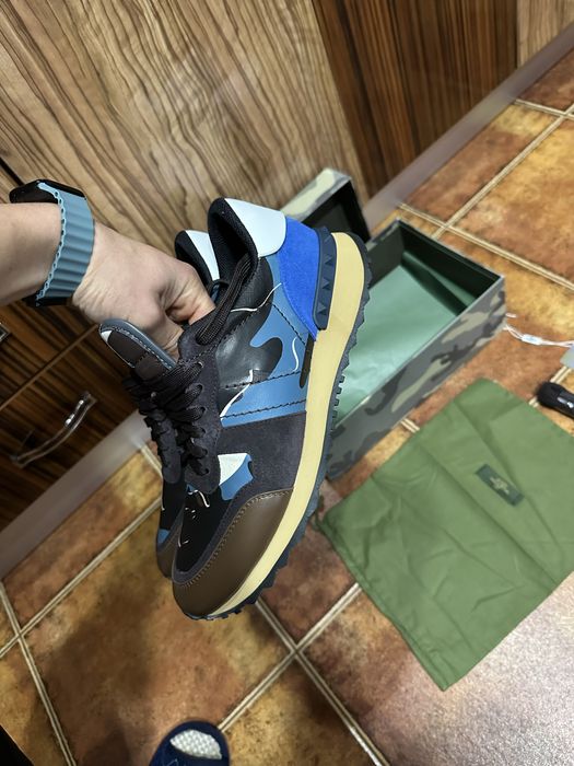 Vand adidasi valentino garavani marimea 42 noi