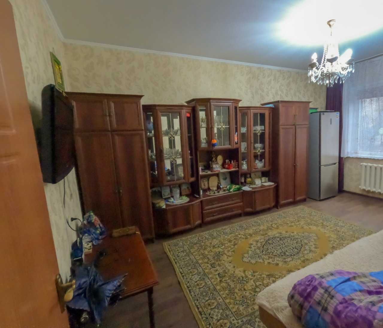 Продам красивую стенку из 5 шкафов,недорого,срочно, самовывоз