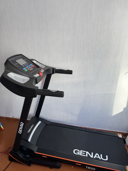 Продам беговую дорожку GENAU TR50