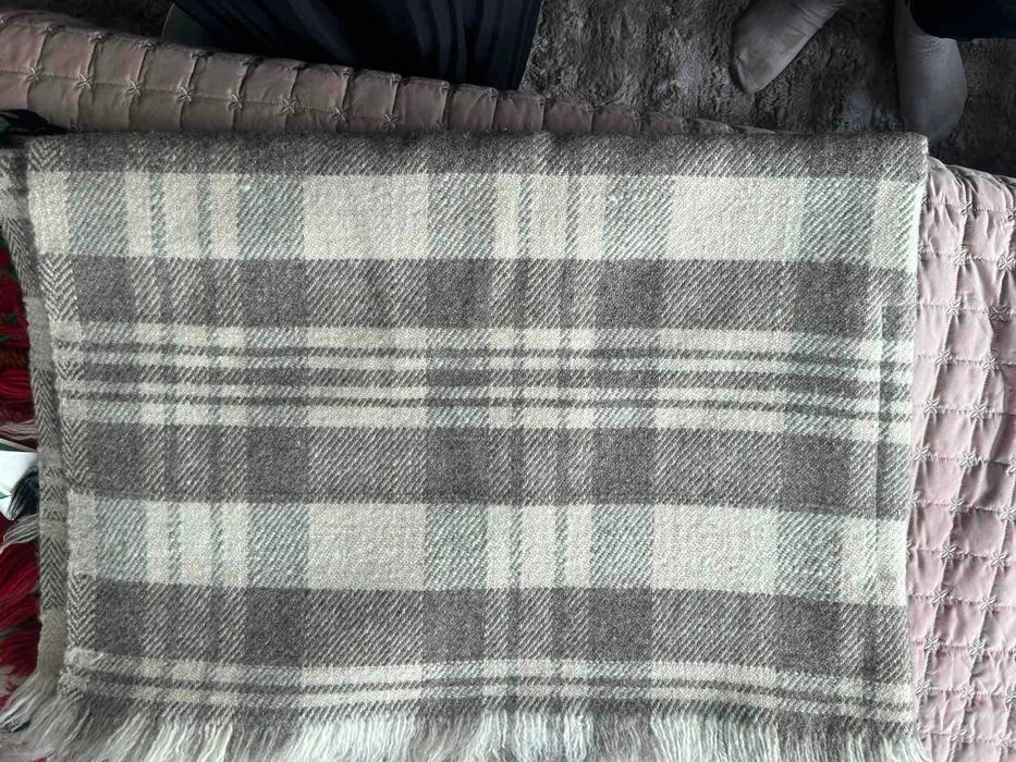 Ръчно тъкани одеяла, китеници и черга