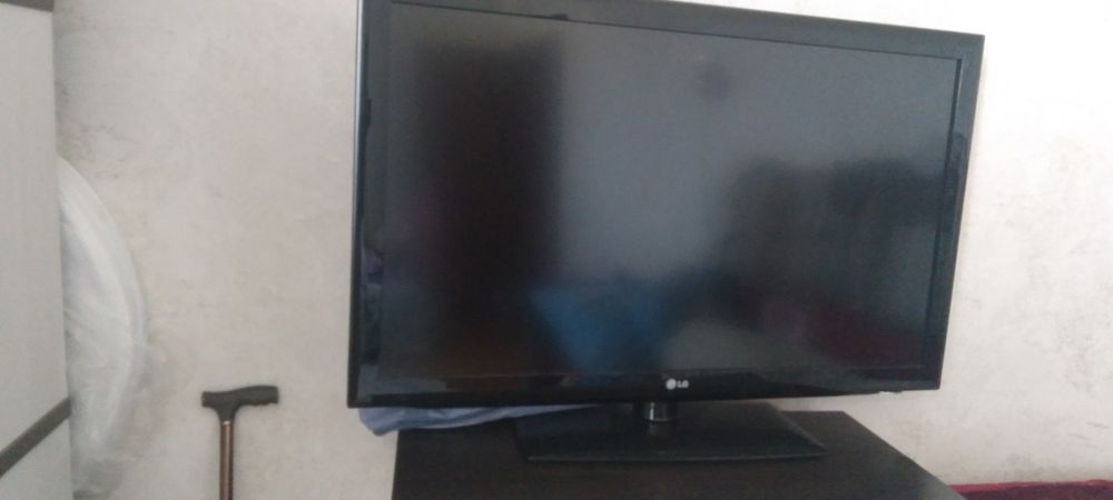 Продам телевизор LG