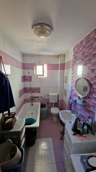 Vand apartament 4 camere, suprafata utila de 101.98 mp